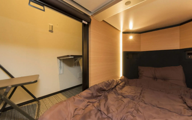 Ryoma Higashiazuma - Hostel