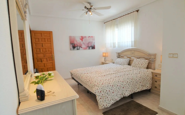 Charming Villa in Torrevieja With Private Swimming Pool