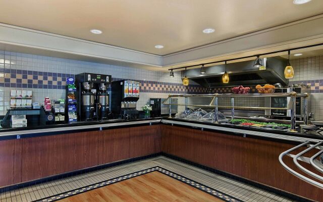 Oxford Suites Yakima