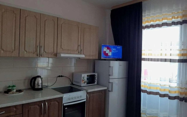 Gold Apart (Gold Apart) on the University Embankment 46