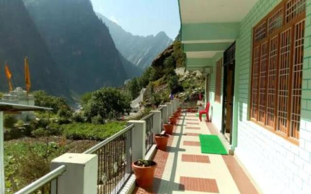 Peaceful stay in course of Nature