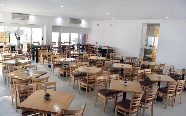 Comfort Inn Monterrey Valle