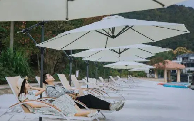 Moganshan Sky Swimming Pool Resort