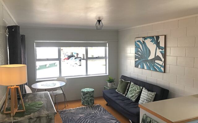 Peppertree Lodge - Hostel
