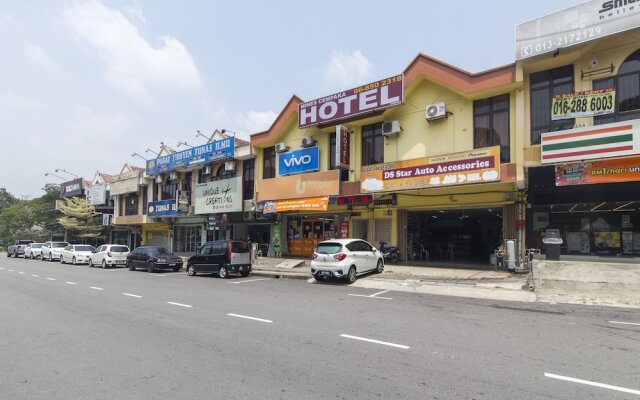 OYO 44072 Mines Cempaka Hotel