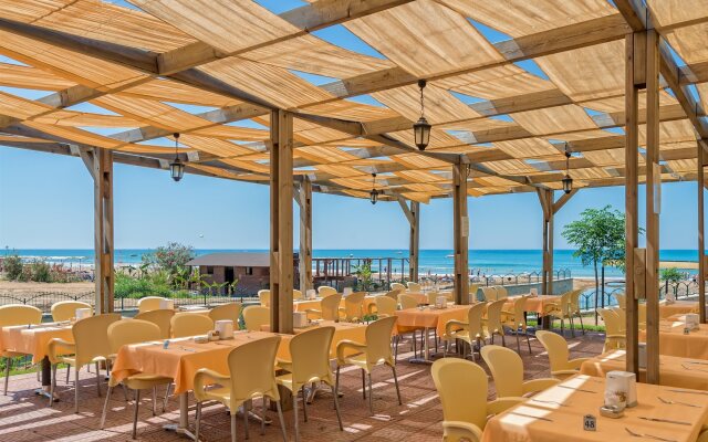Royal Atlantis Spa & Resort