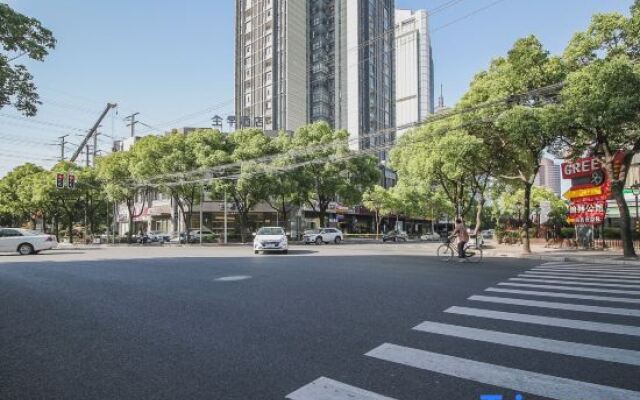 iNestin Shanghai (Jinzang Road)