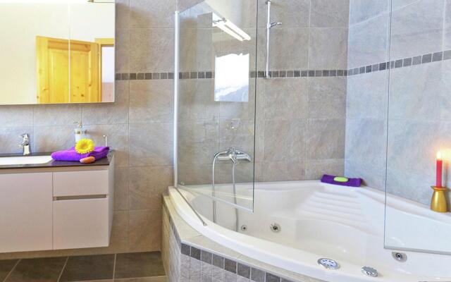 Luxury Panoramic Chalet in Thon-Les Collons with Sauna