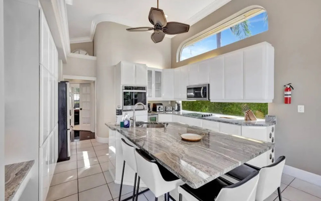 Serenity Villa Water Front