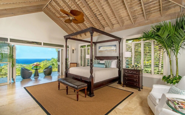 Sunny Vacation Villa 18
