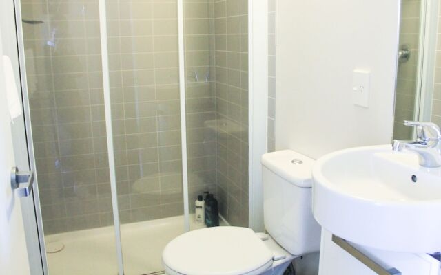 Quadrant 2 Bdr with Seaview & Parking