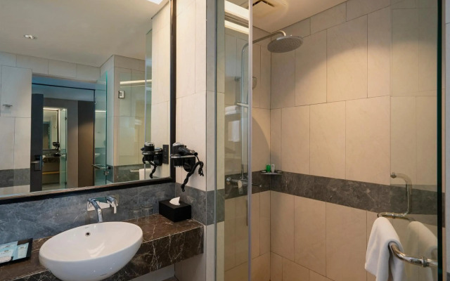 Anara Airport Hotel