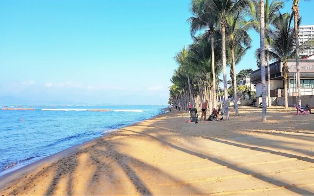 Jomtien Beach Sea View Studio