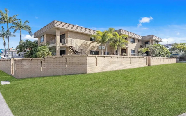 Little Palms by Burleigh Letting Co