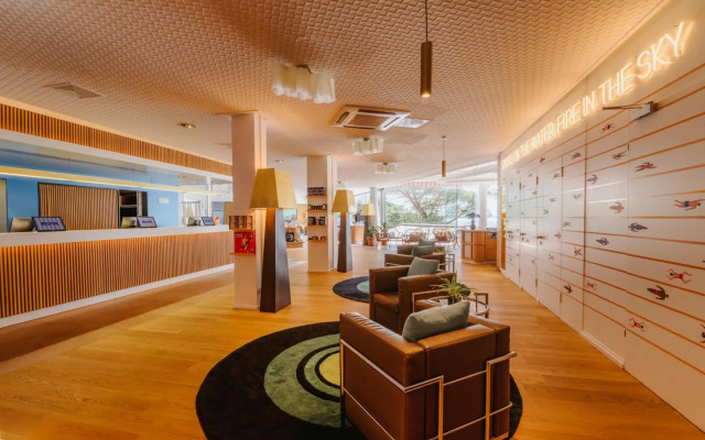 Hotel Mona