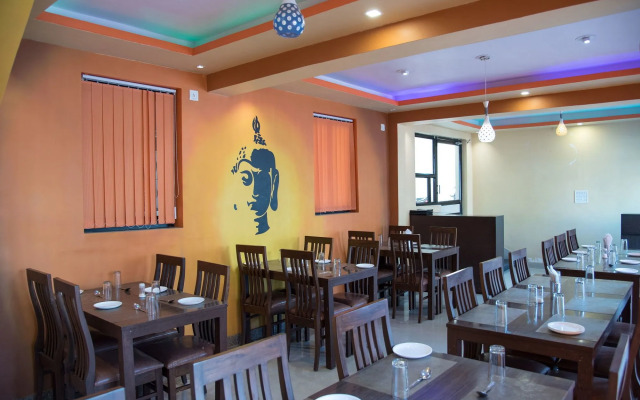 Hotel Royal T By OYO Rooms