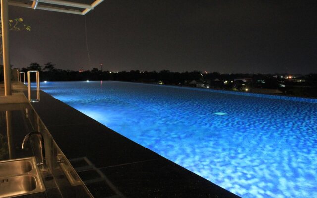 Grand Mercure Solo Baru