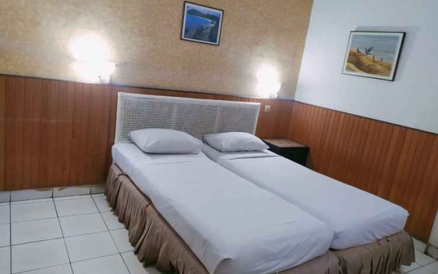 Merak Beach Hotel – Guest Rooms – Cilegon