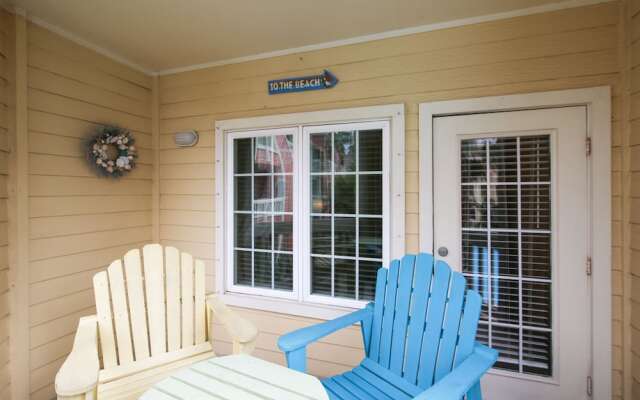 Dawn 722 - Poolside Paradise