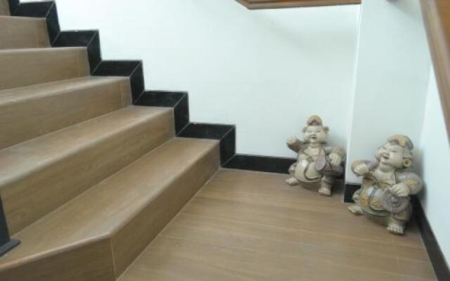 Family Budget Hotels F77