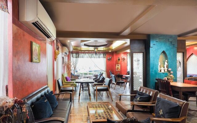 OYO 995 Blue Cafe Apartment (Vaccinated Staff)