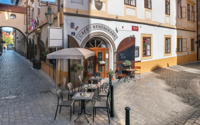 Hotel Cerny Slon