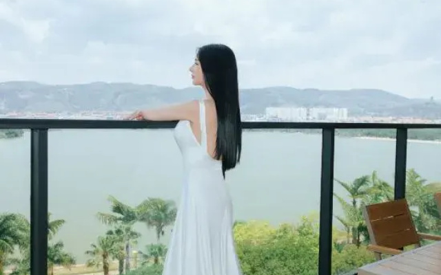 Mile Huquan Shuixiang Wenquan Eeril Hotel