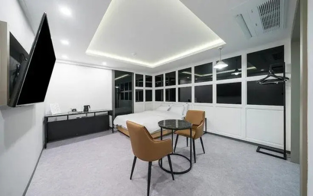 Hotel 166 Suwon