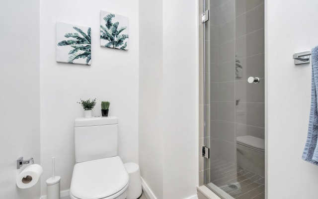QuickStay Yorkville Condo - Yonge & Bloor