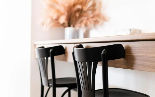 Hideaway on Curran - Modern & Comfy Retreat in CBD Firepit