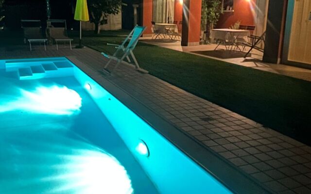 Room in Studio - Studio Apartment With Kitchen in one Room