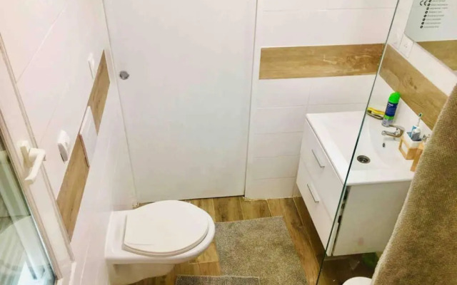 Refuge des voyageurs - chambre suite et cuisine en rdc