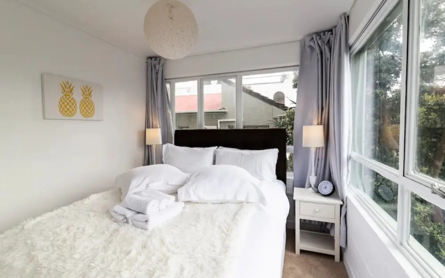 Boutique 1 Bedroom Apartment in the Heart of Newmarket