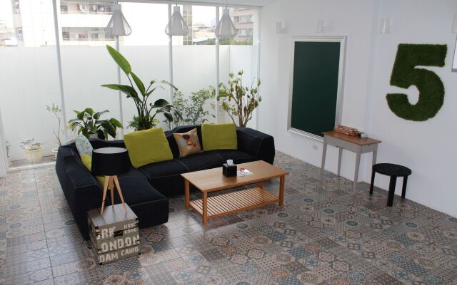 4Plus Hostel