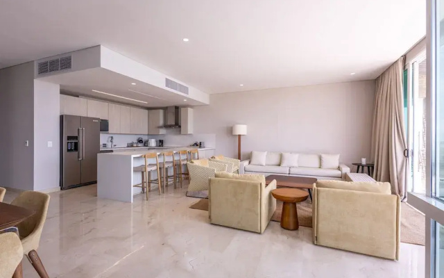 Oceanview 3BR Condo w spa gym