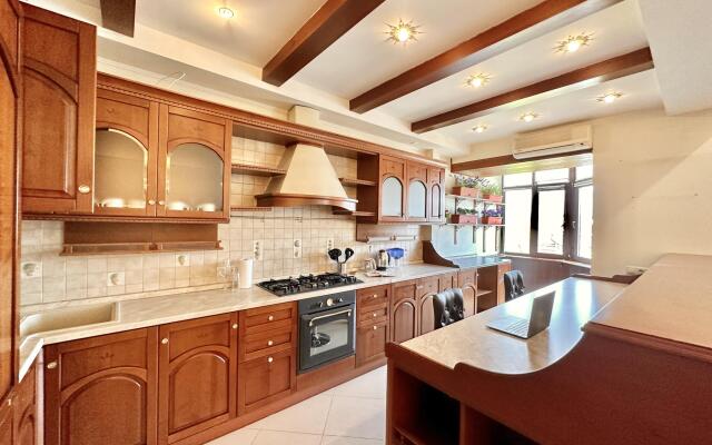 Artinvest (Артинвест) на улице Япеева