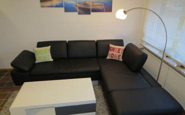 Enno Near the Dike Comfortable Vacation Home