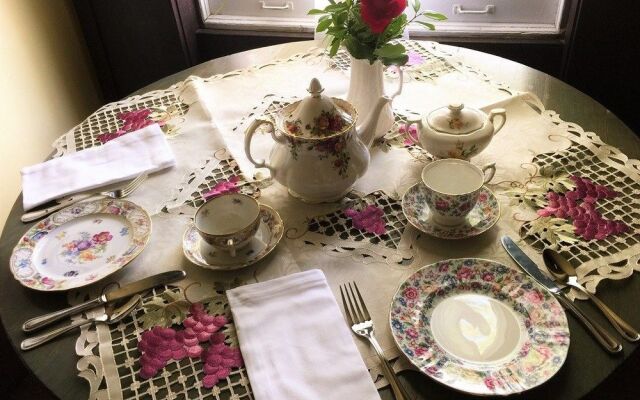 Old Caledonian Bed and Breakfast