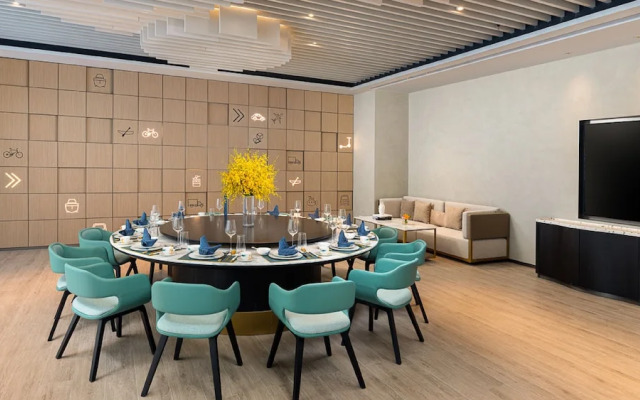 Holiday Inn Shanghai Pudong Airport by IHG