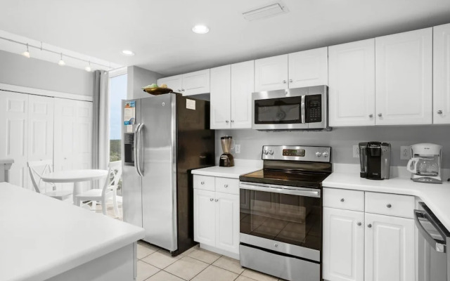 Majestic Beach Towers 2-909