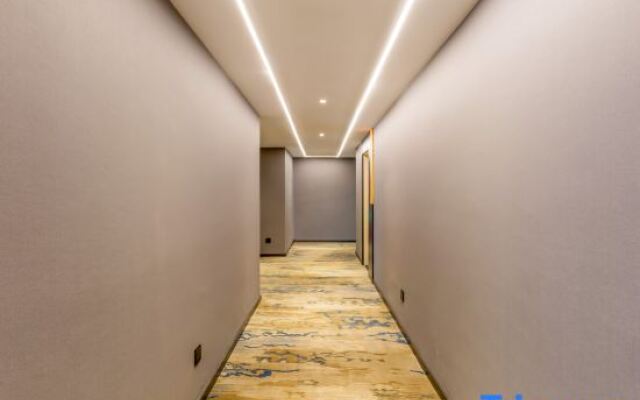 Jifen Qingchen Hotel (Yongkang Jiuling West Road Baolong Plaza)