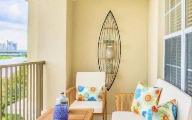 Lakeview Penthouse Elegance 3 Bedroom Condo by RedAwning