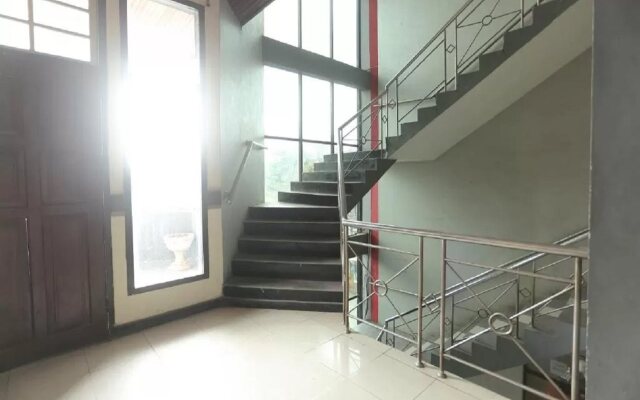 OYO 2057 Hotel Kharisma