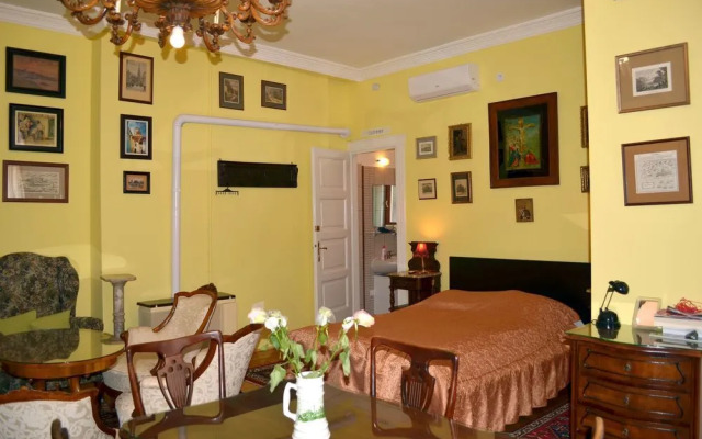 Central Market Apartments