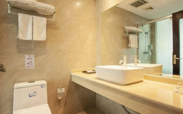 Qingmian Light Luxury Hotel (Luohe East Bund Branch)