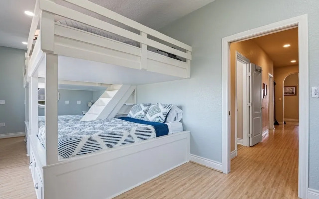 Crystal Beach Villa 5 Bedroom Home