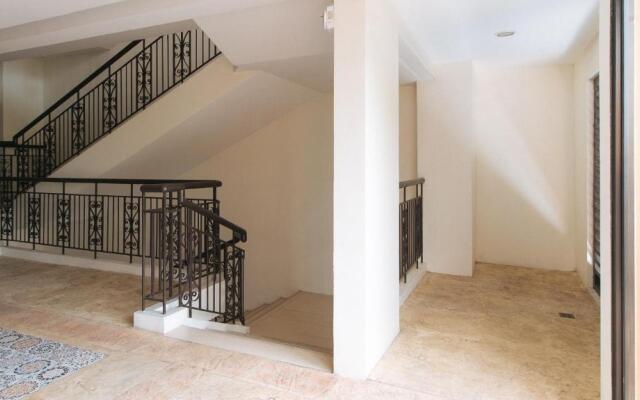 RedDoorz Premium @ Paseo Verde Las Pinas