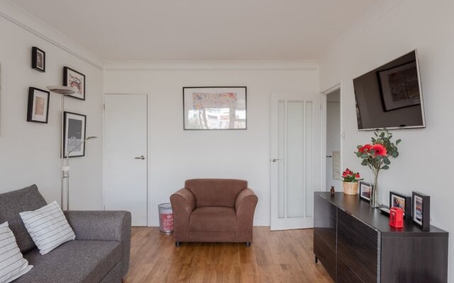 Great 2 Bed For Up To 6 Guests Near Canary Wharf