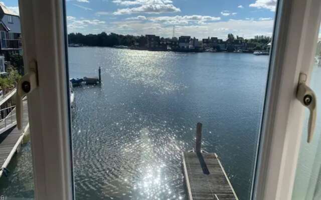 Abingdon House - 4 BR on the Marina