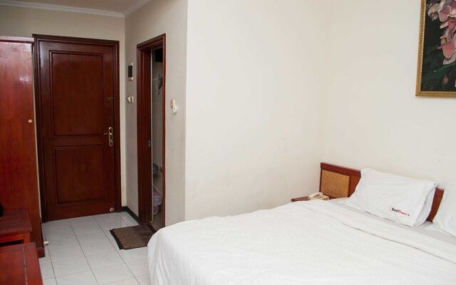 RedDoorz Pucang Anom